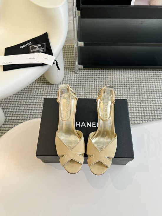 Chanel Elegant Suede Low Heel Leather Sole Sandals