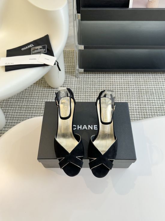 Chanel Elegant Suede Low Heel Leather Sole Sandals