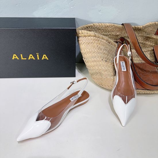 Alaia Heart Decor Pointed Toe Flat Slide Sandals