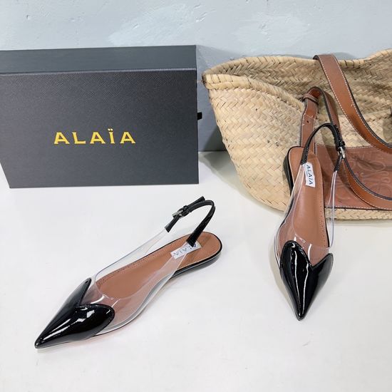 Alaia Heart Decor Pointed Toe Flat Slide Sandals