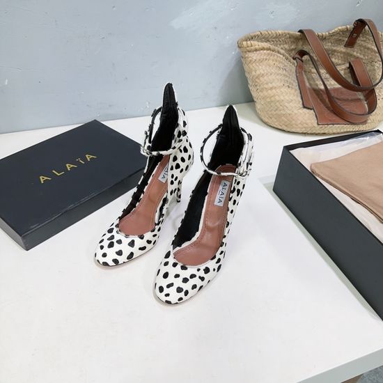 Alaia Elegant Round Toe High Heel Dress Shoes