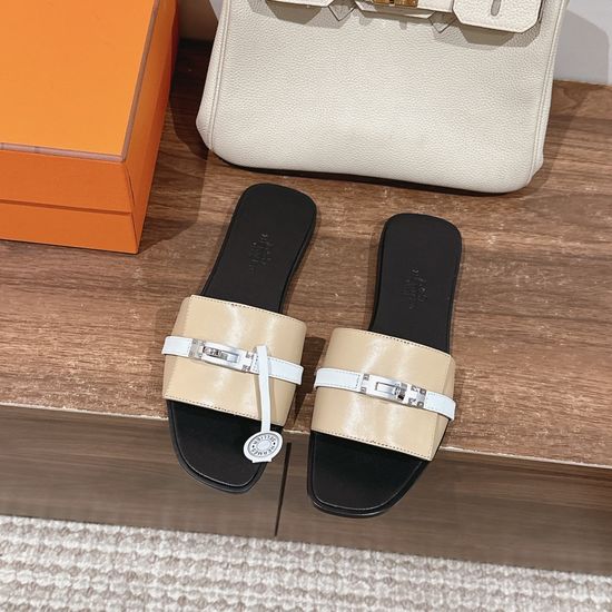 Hermes Elegant Metal Buckle Leather Sandals Durable Stitched Sole