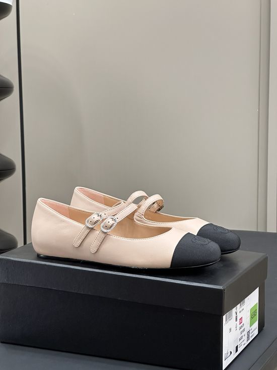 Chanel Round Toe Elegant Lambskin Mary Jane Flats