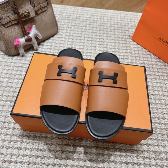 Hermes Genuine Leather Slides Soft Lining Wearable Full-grain Outsole