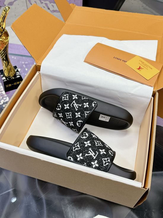 Louis Vuitton Premium Denim Upper Slippers With Comfortable Soft Sole