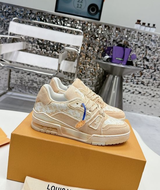 Louis Vuitton LV Premium Washed Leather Retro Basketball Sneakers Comfortable Non-slip