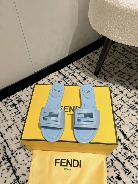 Fendi Soft Solid Color Flat Slides Comfortable Summer Footwear