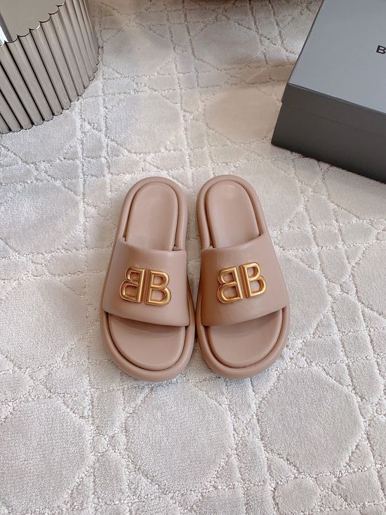 Balenciaga Comfortable Thick Sole Leather Casual Slides