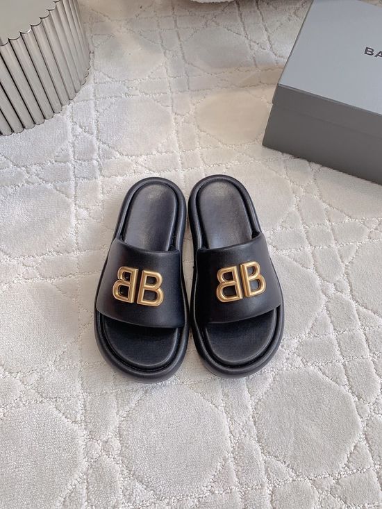 Balenciaga Comfortable Thick Sole Leather Casual Slides