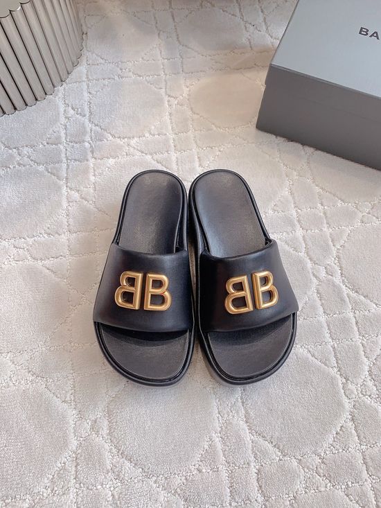 Balenciaga Comfortable Thick Sole Leather Casual Slides