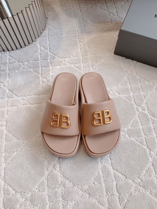 Balenciaga Comfortable Thick Sole Leather Casual Slides