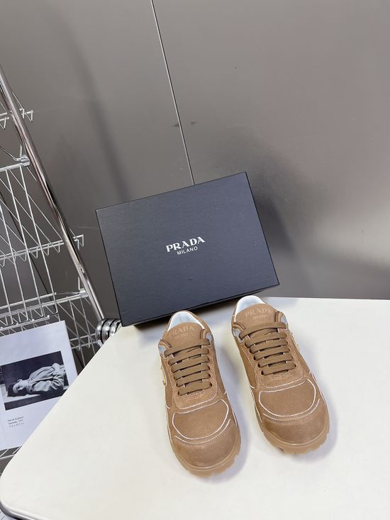 Prada Minimalist Retro Leather Sneakers With Non-slip Rubber Sole