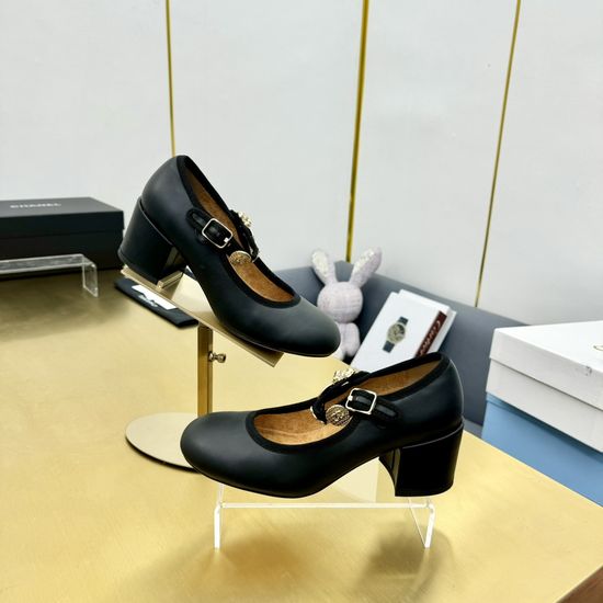 Chanel Vintage Emblem Decor Leather Ballet Flats