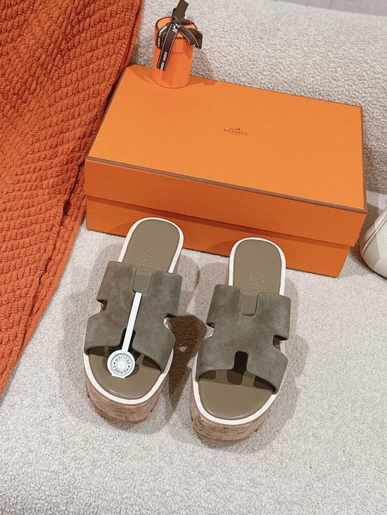 Hermes Versatile Suede Trim Sandals Exquisite Craftsmanship Non-slip Sole