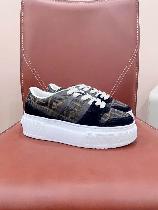 Fendi Vintage Contrast Color Sneakers Cowhide Upper Comfortable Daily Shoes