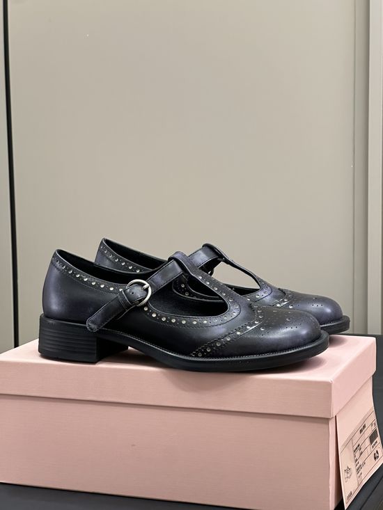 Miu Miu Vintage Leather Dress Shoes Soft Cushioned Sole