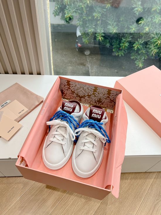 Miu Miu Vintage Worn Effect Casual Lace-up Shoes