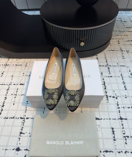 Manolo Blahnik MB Comfortable Satin High Heels with Crystal Buckle for Banquets