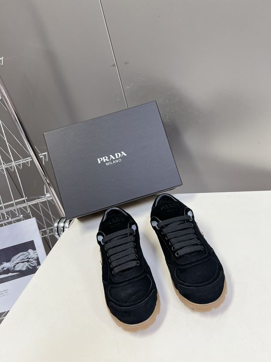 Prada Minimalist Retro Leather Sneakers With Non-slip Rubber Sole