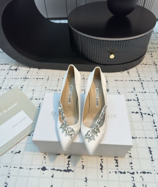 Manolo Blahnik MB Luxury Embellished Silk High Heel Pumps