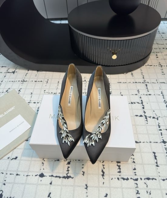 Manolo Blahnik MB Luxury Embellished Silk High Heel Pumps