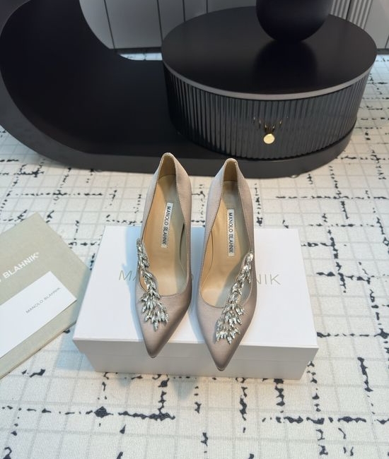 Manolo Blahnik MB Luxury Embellished Silk High Heel Pumps