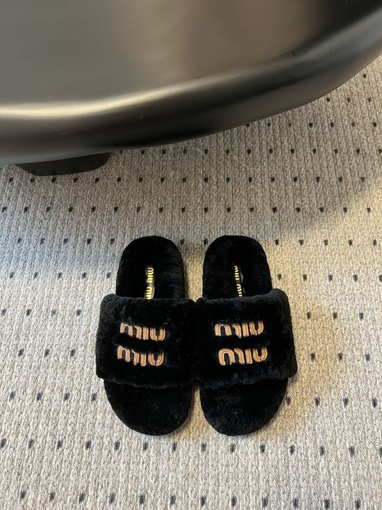 Miu Miu Premium Wool Thick Sole Fuzzy Slippers Anti Skid Bottom