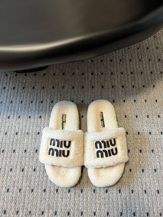 Miu Miu Premium Wool Thick Sole Fuzzy Slippers Anti Skid Bottom