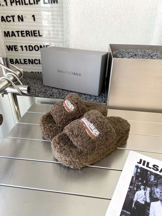 Balenciaga Curly Fleece Embroidered Slip-on Slippers
