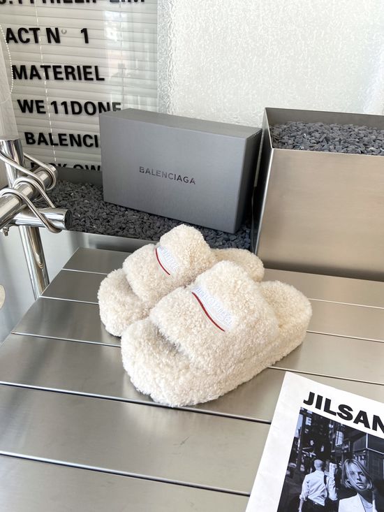 Balenciaga Curly Fleece Embroidered Slip-on Slippers