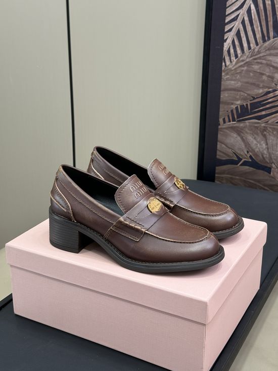 Miu Miu Cowhide Chunky Heel Comfortable Leg-lengthening Loafers