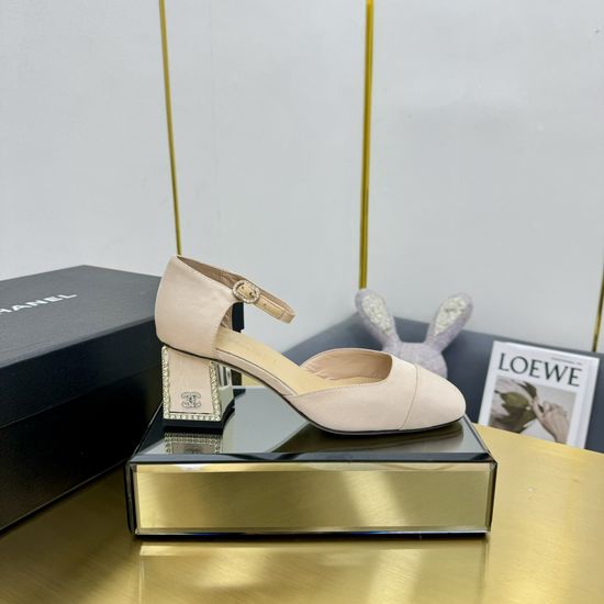 Chanel Vintage Embroidered Pearl Buckle Mid Heel Sandals