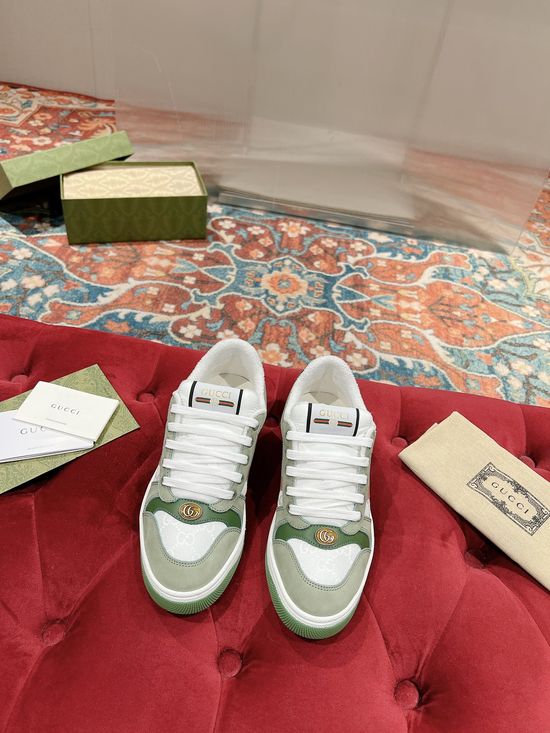 Gucci Classic Distressed Casual Footwear with Shiny Rhinestone Chain
