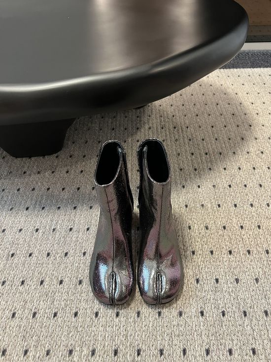 Maison Margiela Split Toe Chunky Heel Ankle Boots Comfortable Stylish