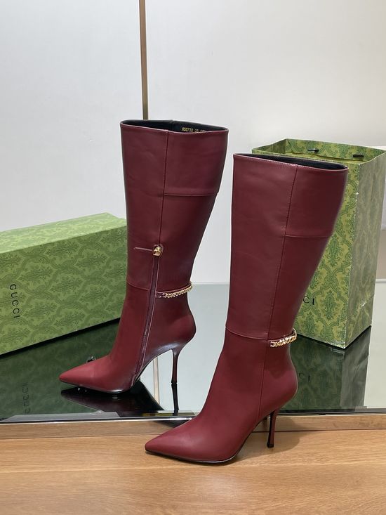 Gucci Pointed Toe Chain Knee High Boots With Leather Sole