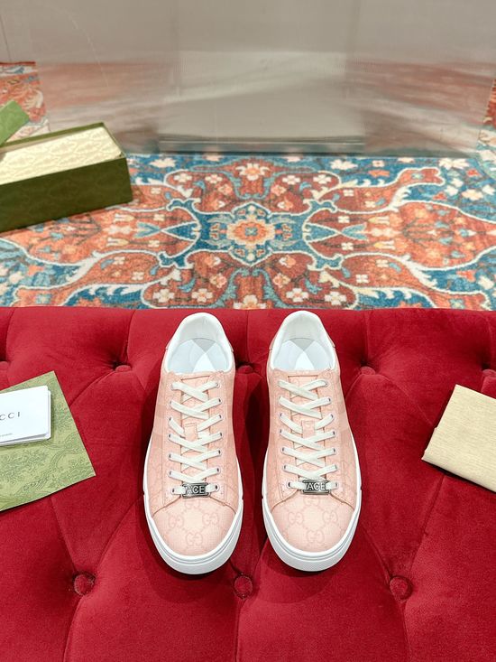 Gucci Classic Embroidered Low Top Casual Daily Comfort Sneakers