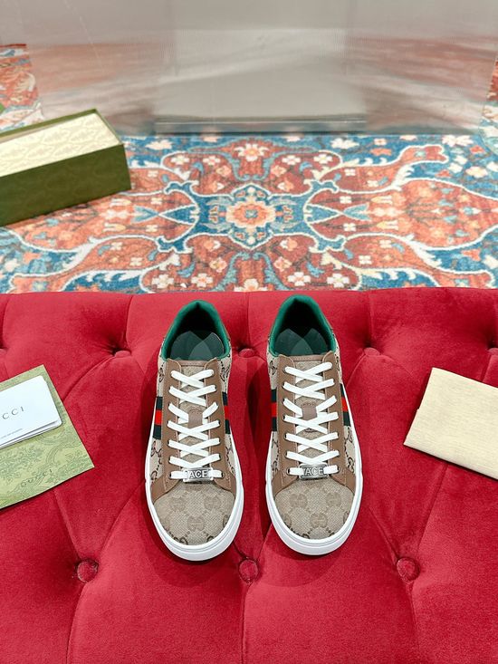 Gucci Classic Embroidery Casual Comfortable Low Top Leather Sneakers