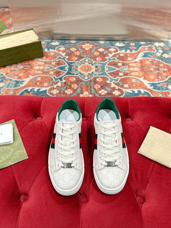 Gucci Classic Embroidery Casual Comfortable Low Top Leather Sneakers
