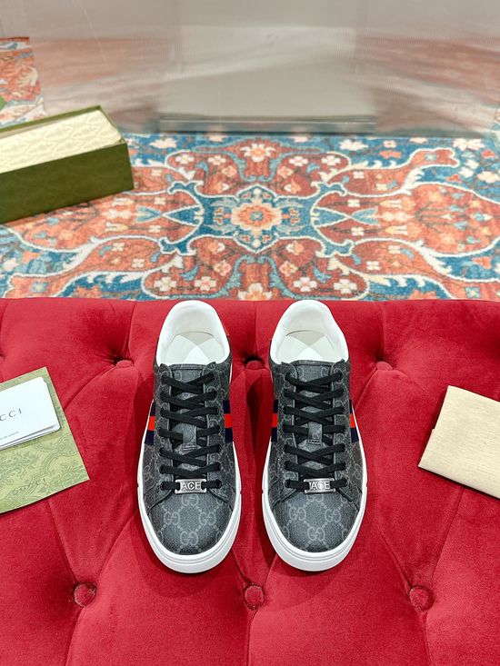 Gucci Classic Embroidery Casual Comfortable Low Top Leather Sneakers