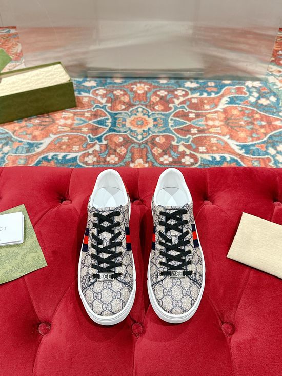 Gucci Classic Embroidery Casual Comfortable Low Top Leather Sneakers