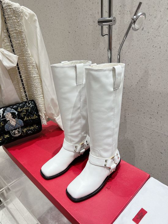 Valentino Classic Tall Boots Smooth Leather Upper Premium Outsole
