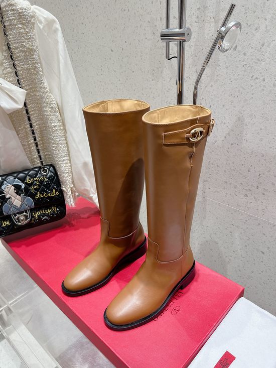 Valentino Classic Tall Boots Smooth Leather Upper Premium Outsole