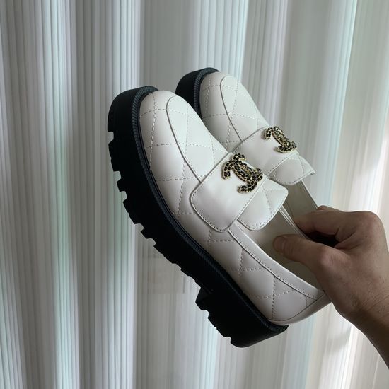 Chanel Vintage Round Toe Leather Loafers Mid Heel