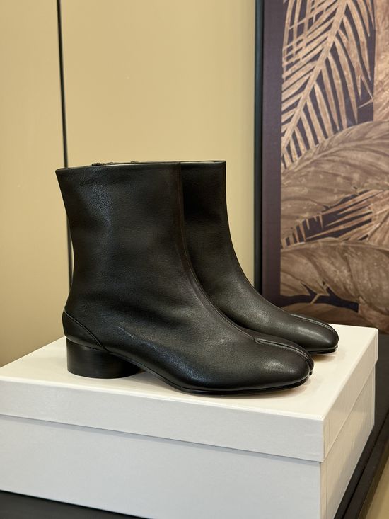 Maison Margiela Soft Leather Buckle Ankle Boots Comfortable Chunky Heel