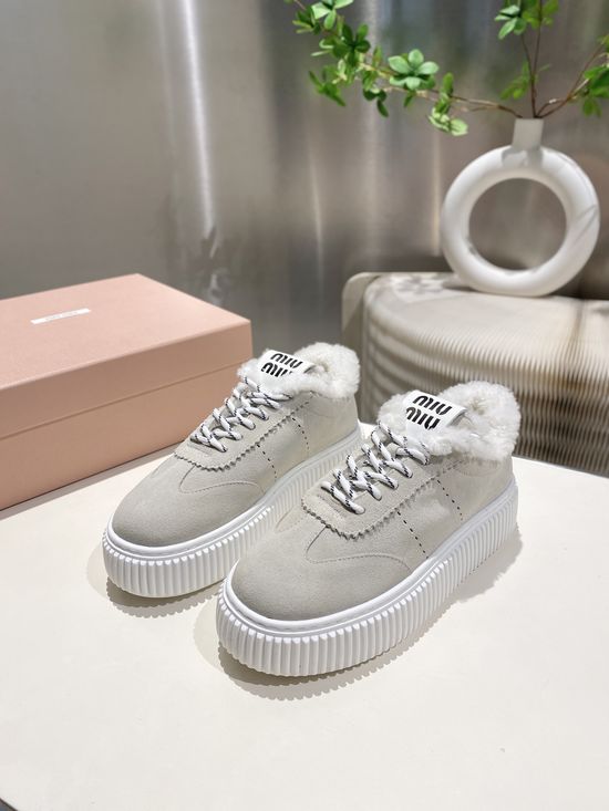 Miu Miu Vintage Distressed Casual Leather Sneakers Comfortable Daily Footwear