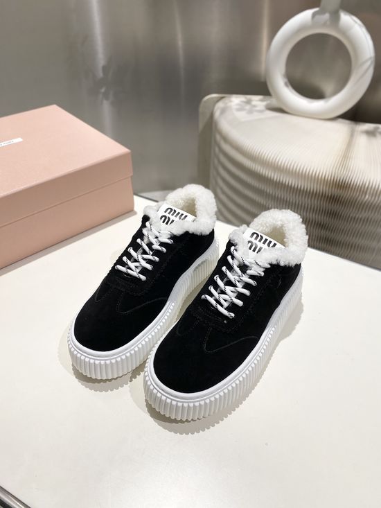 Miu Miu Vintage Distressed Casual Leather Sneakers Comfortable Daily Footwear