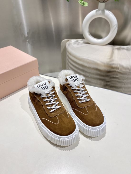 Miu Miu Vintage Distressed Casual Leather Sneakers Comfortable Daily Footwear