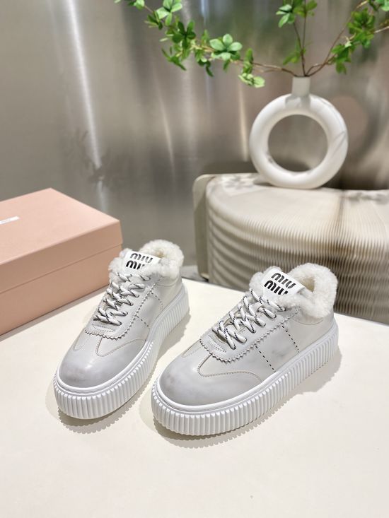Miu Miu Vintage Distressed Casual Leather Sneakers Comfortable Daily Footwear