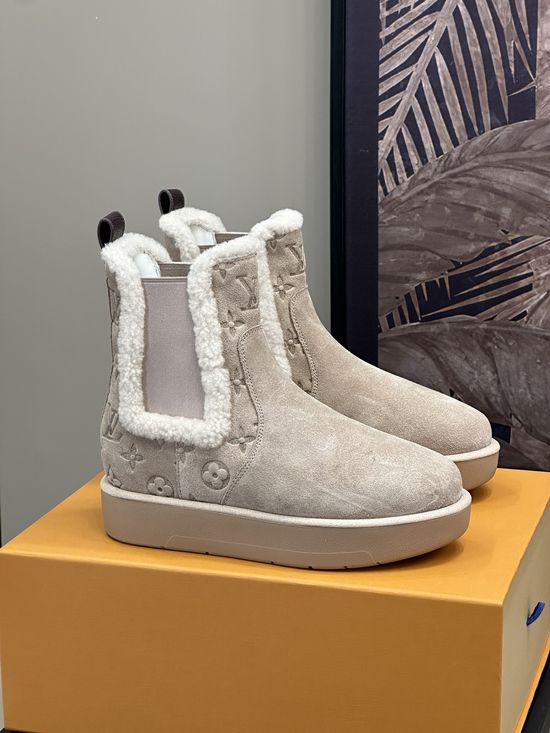 Louis Vuitton Faux Fur Lined Platform Chelsea Boots Embossed Pattern