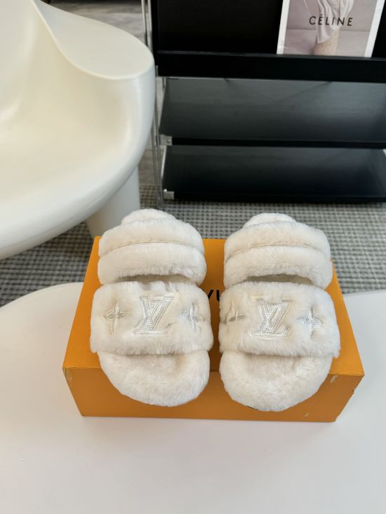 Louis Vuitton Cozy Wool Fuzzy Slippers Anti Slip Rubber Sole